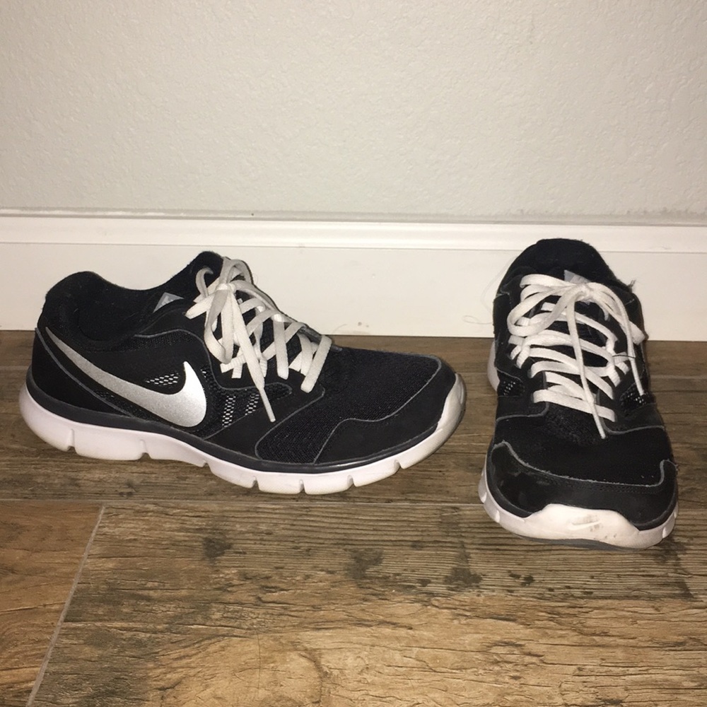 Nike Black and White Running Shoes